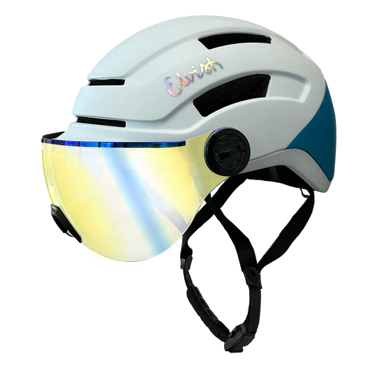 Casque - Vélotaffeur Plus casque Elvish bleu visière est conçue pour offrir une expérience optimale. Elle possède un léger reflet bleu qui apporte une touche de style. vue de coté bleu