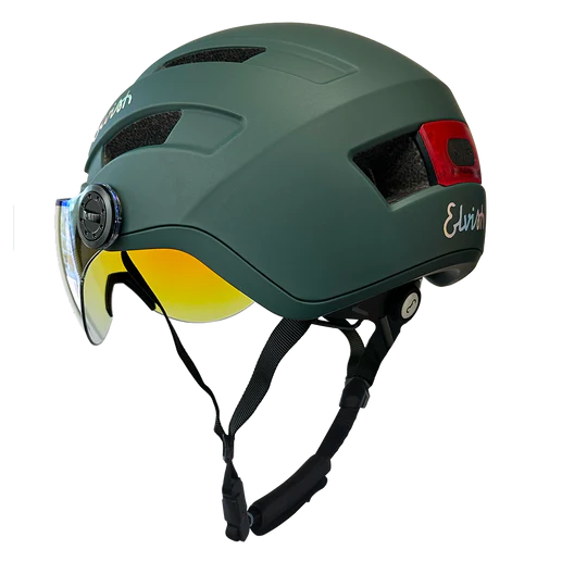 Casque - Vélotaffeur Plus casque Elvish vert visière est conçue pour offrir une expérience optimale. Elle possède un léger reflet bleu qui apporte une touche de style. vue de derrière vert