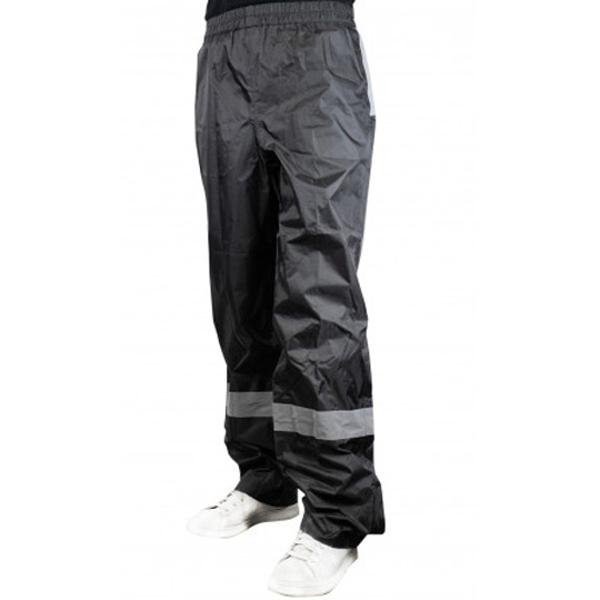 PANTALON PROTECTION PLUIE R FLECT NOIR (hautement rétro réfléchissant) Pantalon de protection pluie porté par un mannequin de face